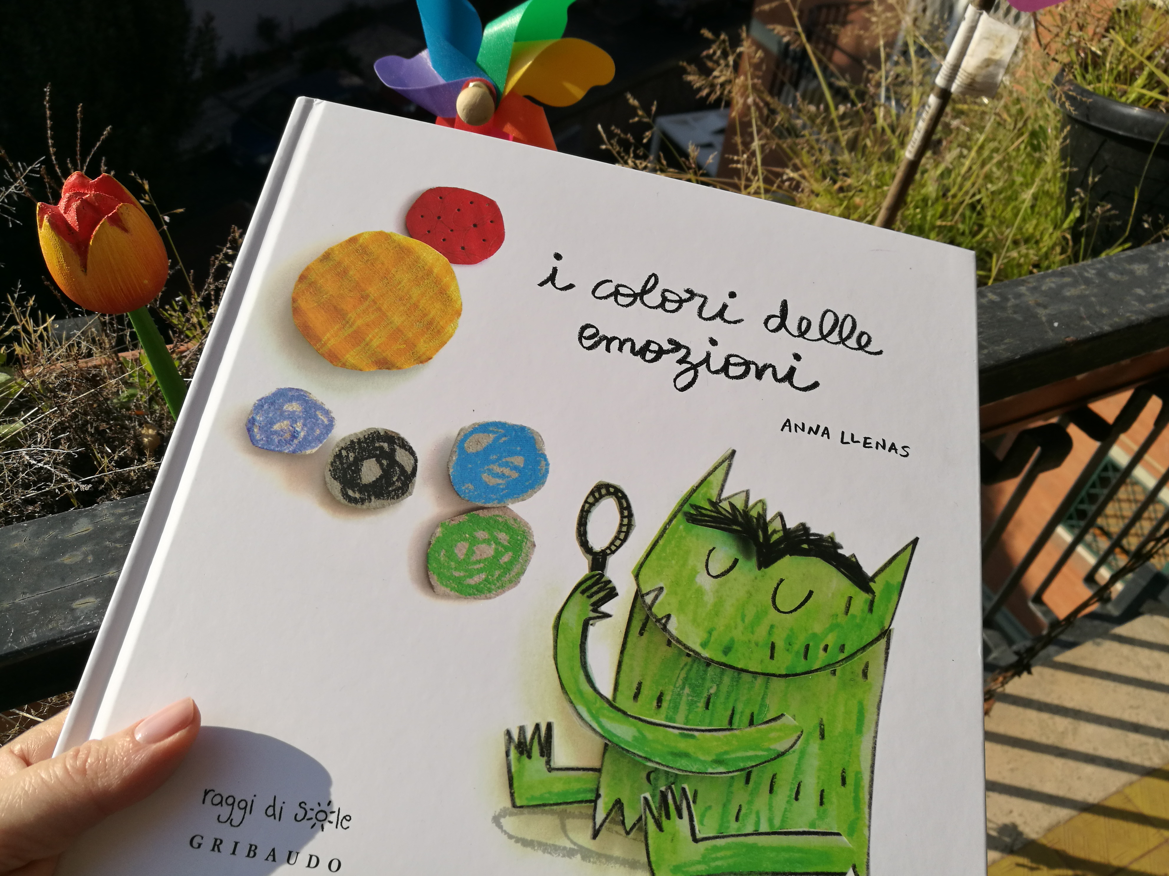 Emozioni e bambini vi consiglio il libro I colori delle emozioni! 